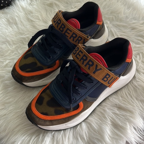 Burberry sneakers 37.5 Size 7.5 - Picture 2 of 9